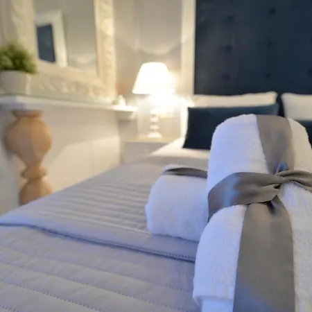 Epavlis Luxury Apts *