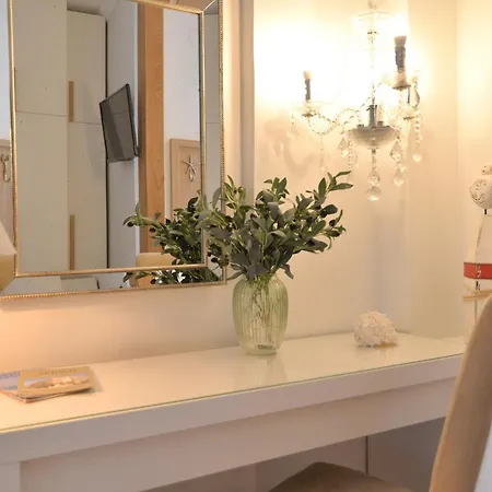 Epavlis Luxury Apts Apartament