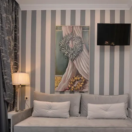 Epavlis Luxury Apts Apartament *