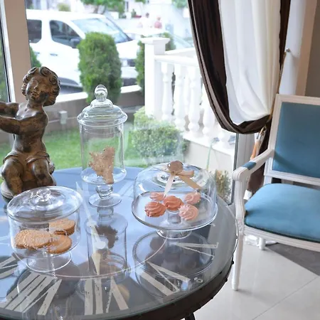 Epavlis Luxury Apts Appartamento