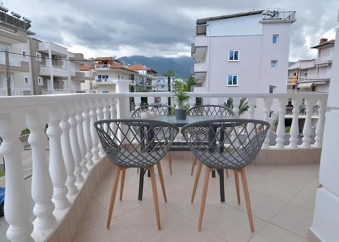 Epavlis Luxury Apts Apartamento