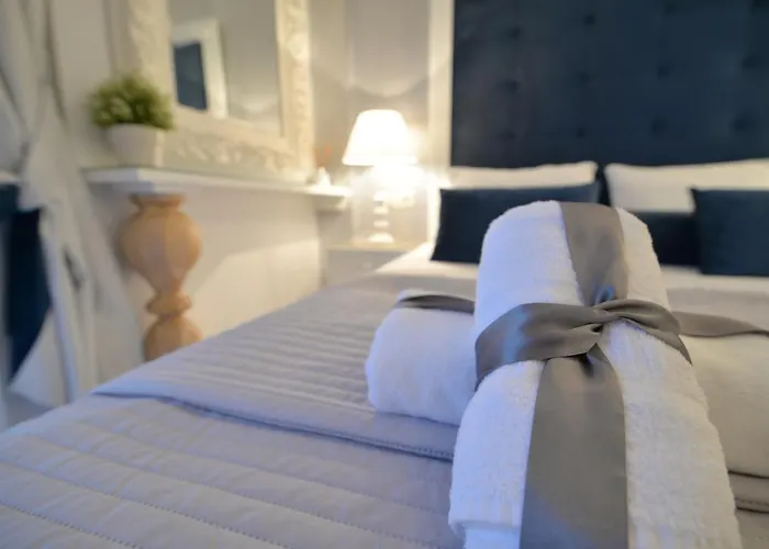 Epavlis Luxury Apts *