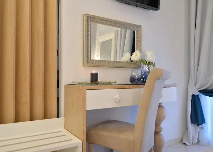 Epavlis Luxury Apts Apartamento *