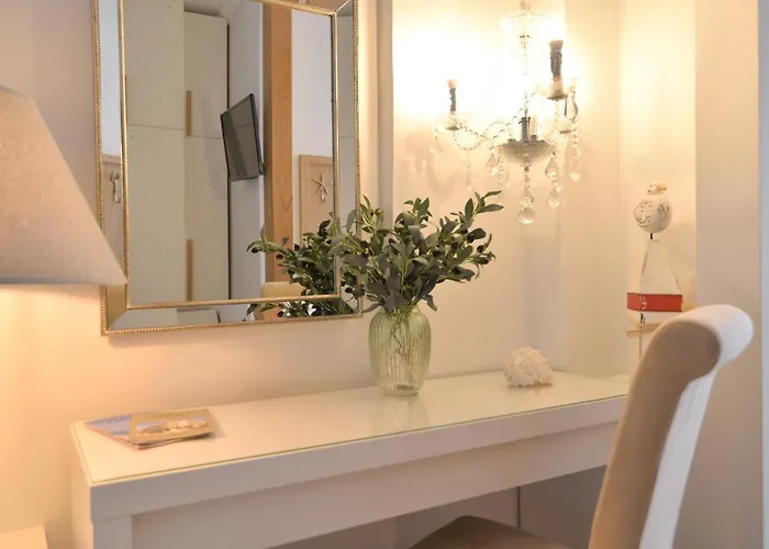 Epavlis Luxury Apts Apartamento