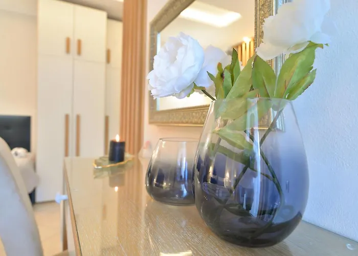 Epavlis Luxury Apts * לפטוקריה