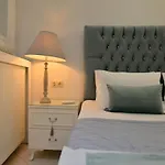 Lägenhet Epavlis Luxury Apts
