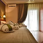 Epavlis Luxury Apts *