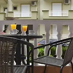 Lägenhet Epavlis Luxury Apts
