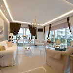 Epavlis Luxury Apts Lägenhet