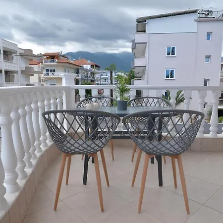 Epavlis Luxury Apts Appartement