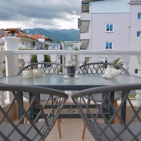 Epavlis Luxury Apts Апартаменты