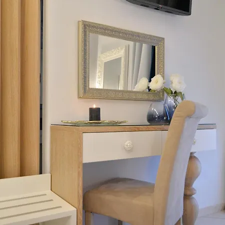Epavlis Luxury Apts Appartement *