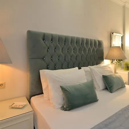 Epavlis Luxury Apts Appartement