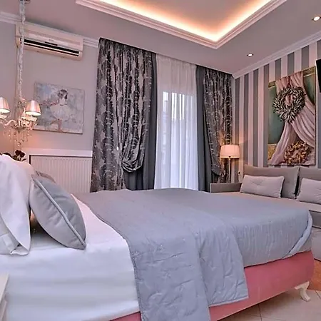 Lägenhet Epavlis Luxury Apts