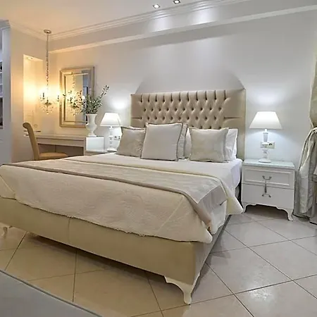 Lägenhet Epavlis Luxury Apts