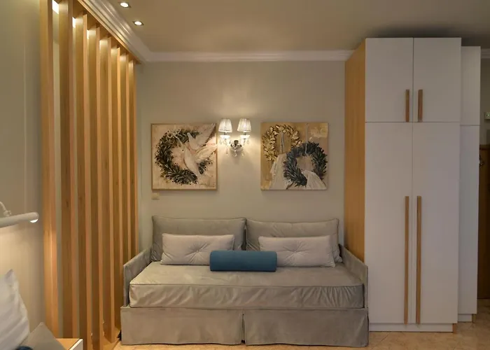 Epavlis Luxury Apts *