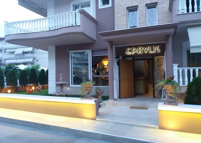 Epavlis Luxury Apts شقة
