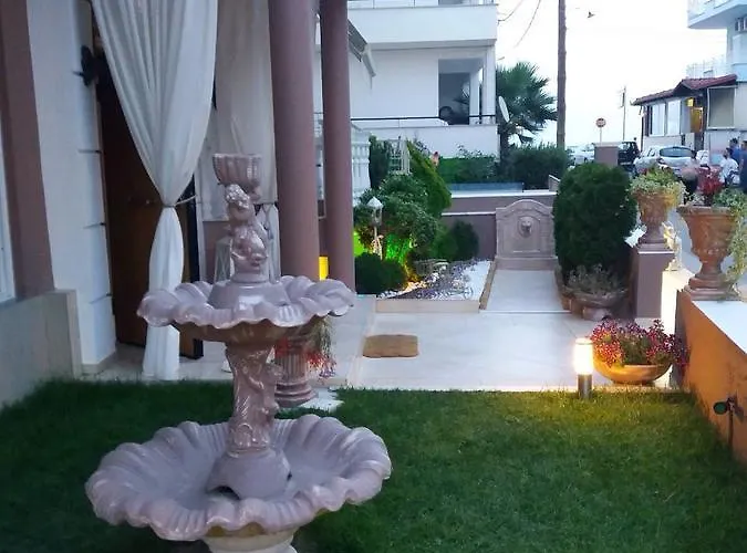 Epavlis Luxury Apts شقة *