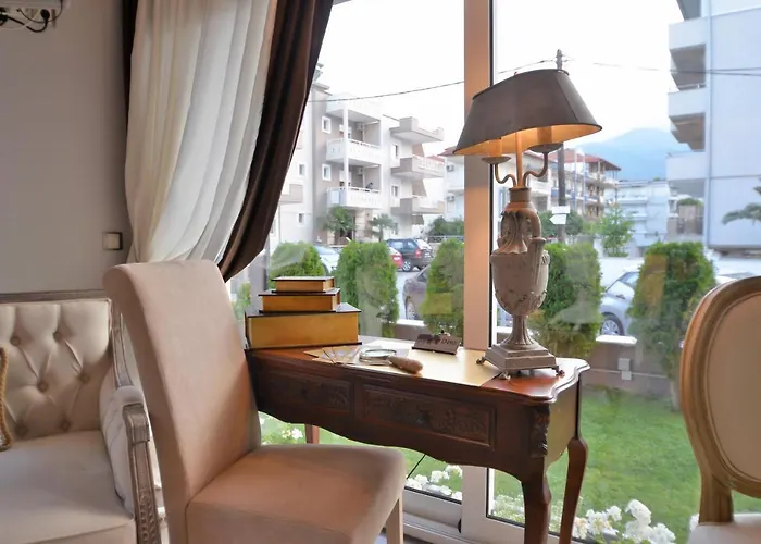 Epavlis Luxury Apts شقة